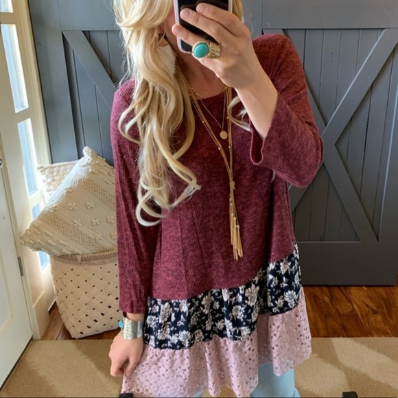 Figleaffashion Tops - Boho Lace Hem 3/4 Sleeve Knit Tunic Top